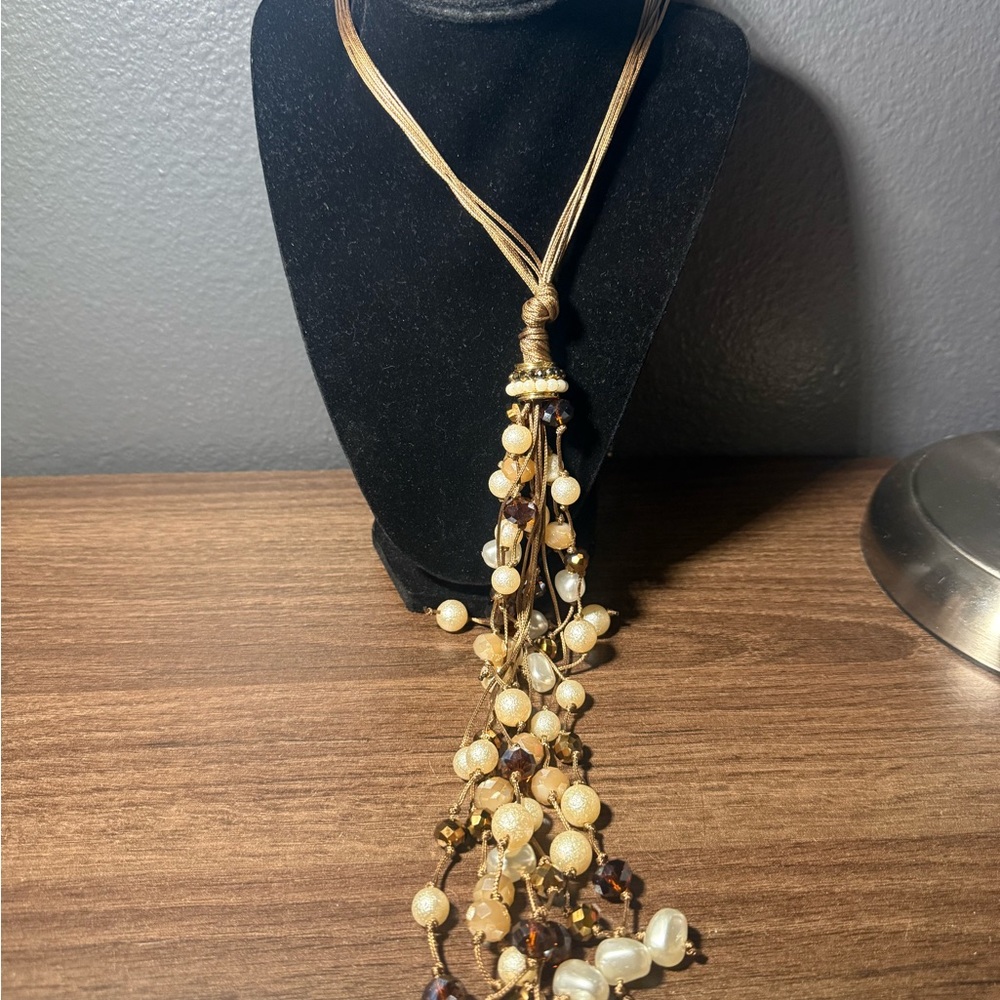 Elegant Gold and Cream Beaded Necklace